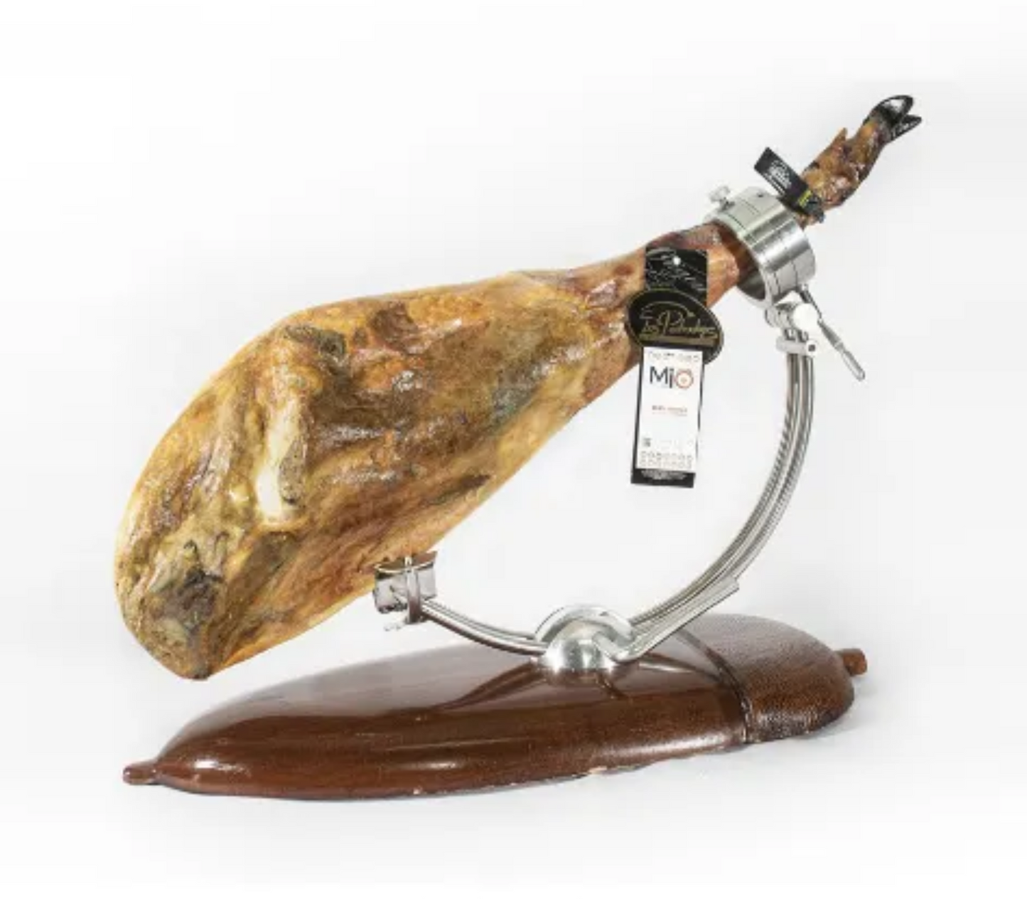 Jamón ibérico en su cortador.