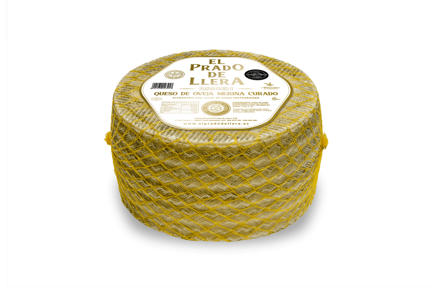 Se muestra el queso Prado de Llera Origen entero con su etiqueta en la parte superior y su etiqueta en el costado. Está envuelto en una malla amarilla.
