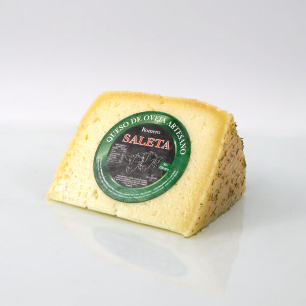 Queso Curado Macerado con Romero