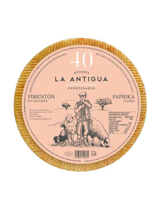 Queso curado de oveja con escamas de pimentón