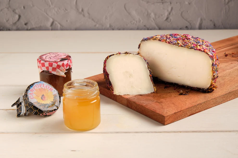 Queso Semicurado de Cabra con Miel y Flores La Yerbera